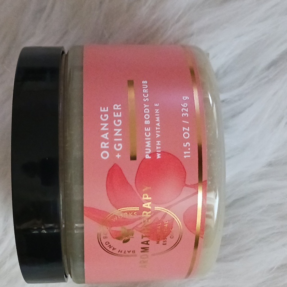 Bath & Body Works Aromatherapy Orange+Ginger Pumice Body Scrub
